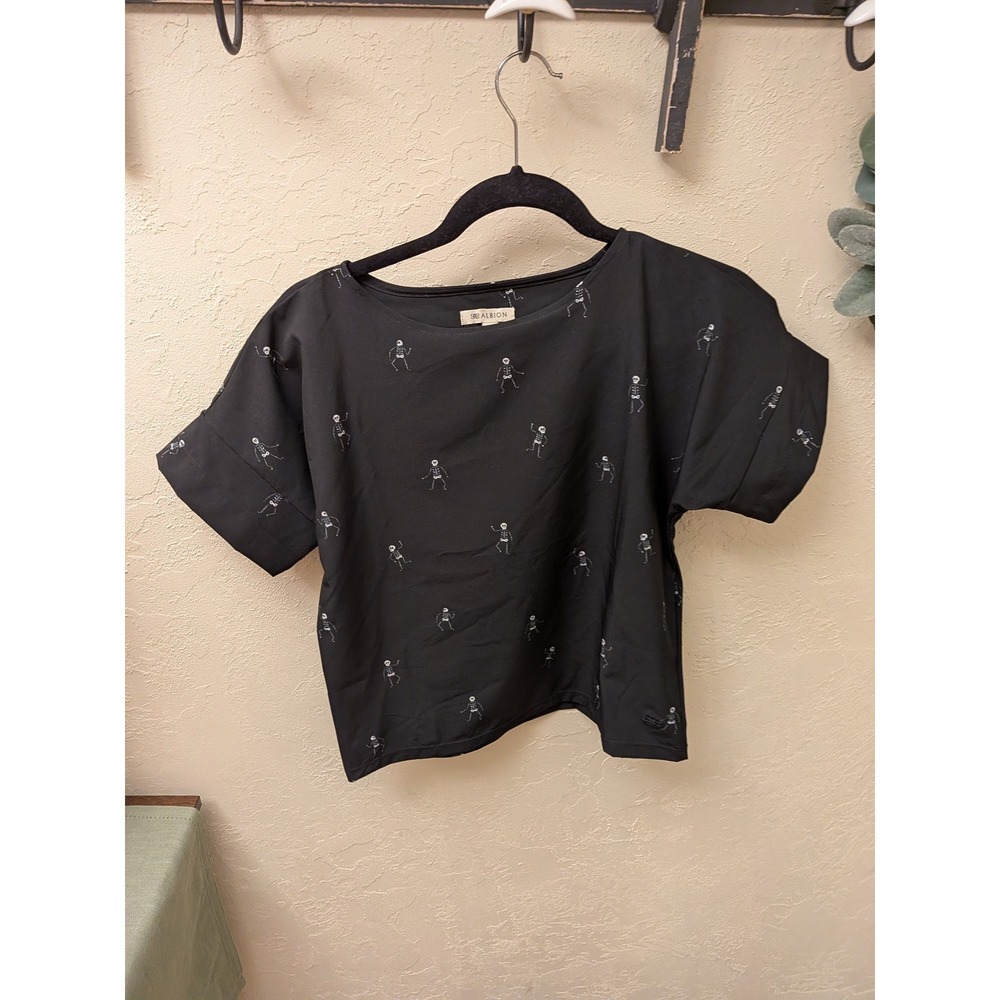 Albion Black Skeleton Print Short Sleeve Boho Crop Top Women's XS
